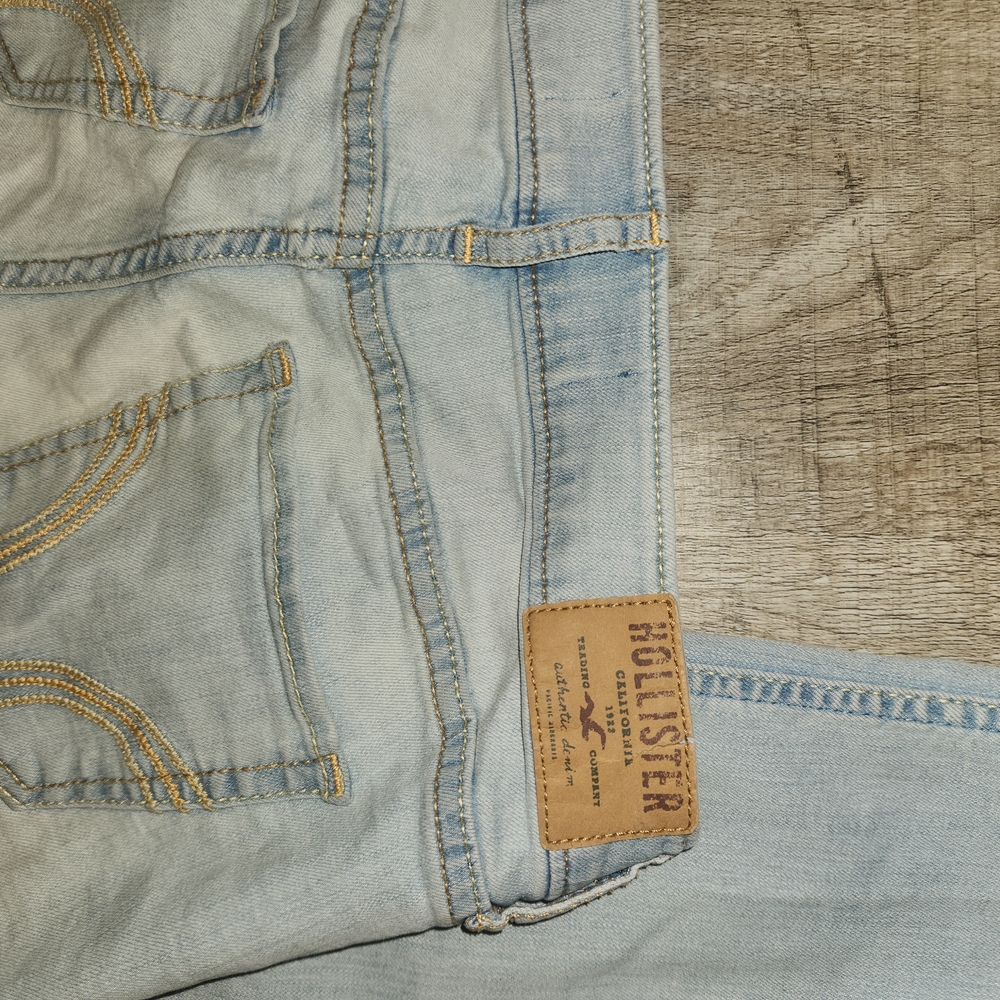 Hollister Super Skinny Light Blue Jeans - Picture 3 of 3